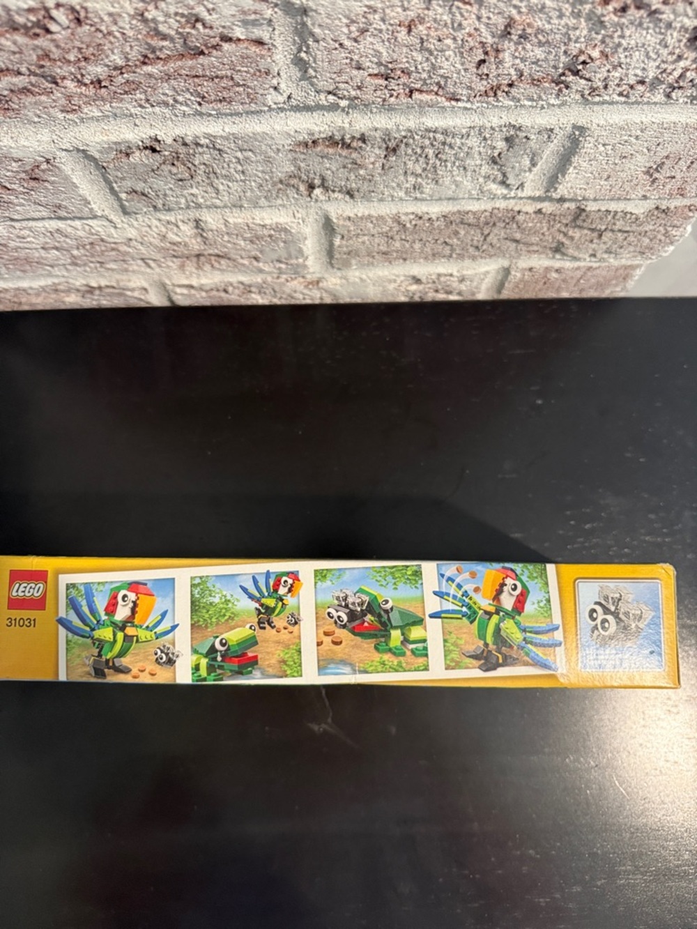 Lego Creator Parrot and Frog Set with Red, Yellow, Green, Blue Accents Retired - Picture 6 of 8